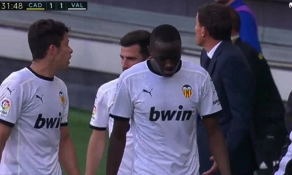 Ρατσιστική επίθεση σε παίκτη της Βαλένθια - Αποχώρησε απ' το ματς